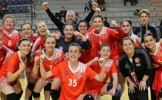 Hentbolda farkl kazandk!