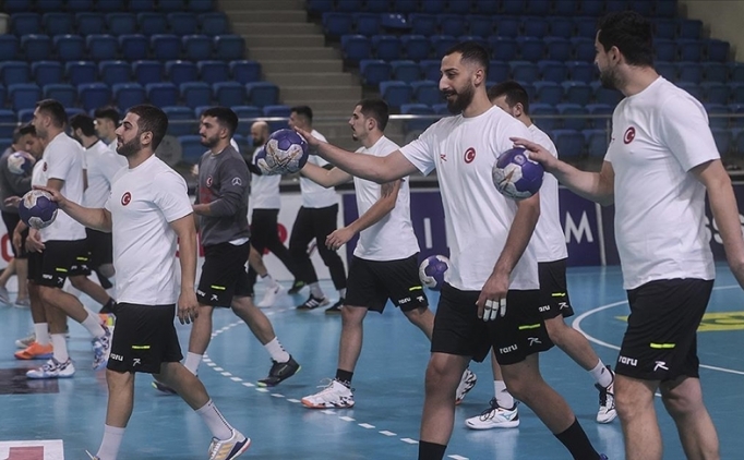 A Milli Erkek Hentbol Tak�m�'nda Avrupa �ampiyonas�'na gidilece�ine inan� tam
