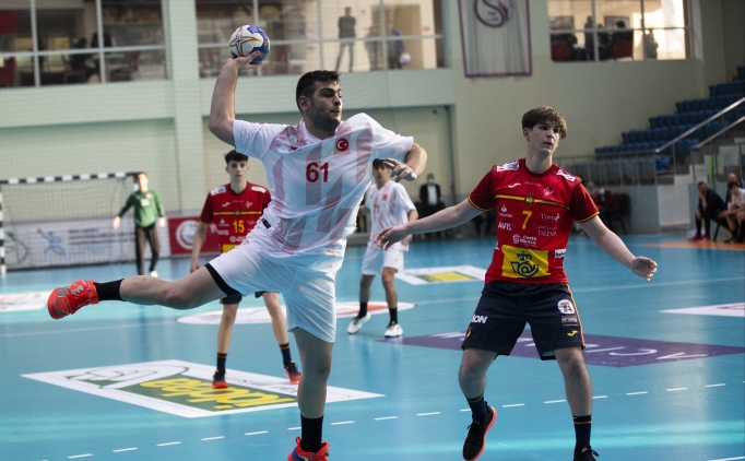 Milliler hentbolda farkl kaybetti