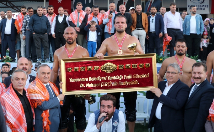 Yuntda�� Ya�l� G�re�leri'nde ba�pehlivan H�seyin G�m��alan oldu