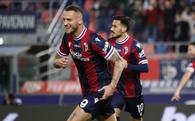 Manchester United masadan kalkt�