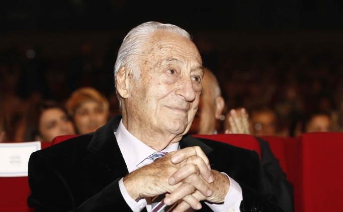 Halit K�van�'�n ismi Gaziosmanpa�a'da stada verildi