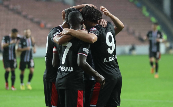 Samsun evinde rahat turlad�!