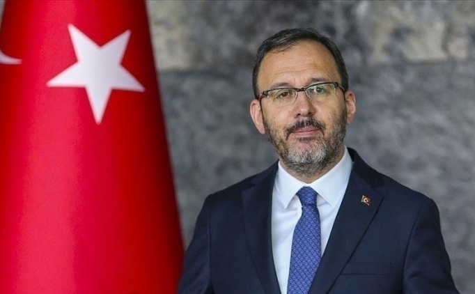 Bakan Kasapo�lu, olimpiyat �ampiyonu milli satran���lar� kutlad�