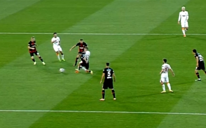 Karag�mr�k, Galatasaray ma��nda 10 ki�i kald�