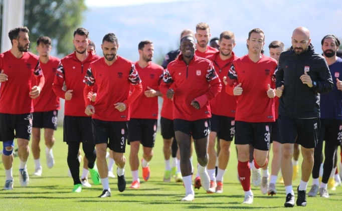 Sivasspor'da Cluj mesaisi ba�lad�