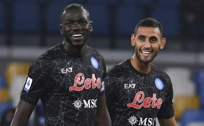 Napoli'den Koulibaly'e yeni szleme!