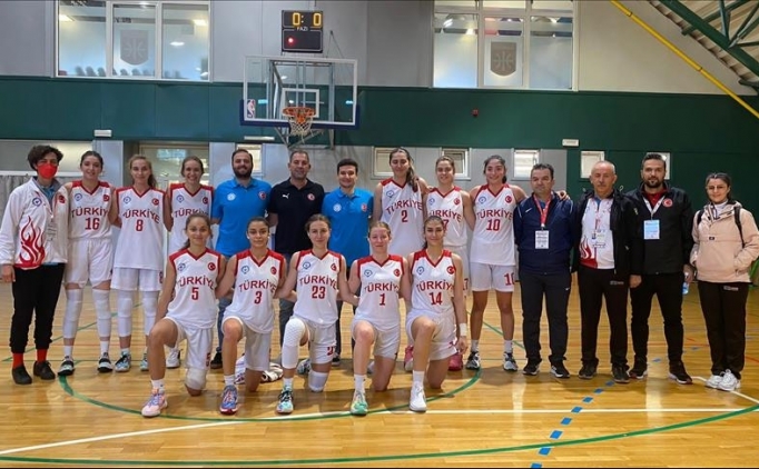 Dünya Liseler Basketbol Şampiyonası'nda büyük zafer