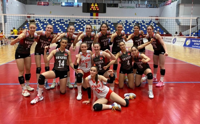 Voleybol gen� milliler Balkan �ampiyonas�'nda 3'te 3 yapt�
