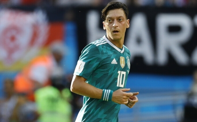 Hansi Flick'ten Mesut zil'e vg!