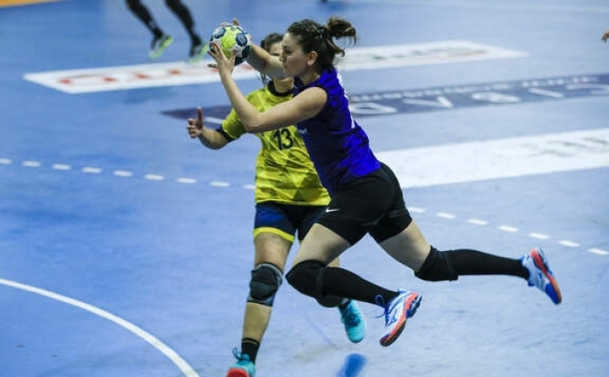 Fetane Uzunlar ve Rabia z Kosova'ya transfer oldu