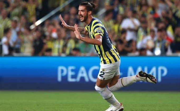 Fenerbahe tribnnde ilgin olay!