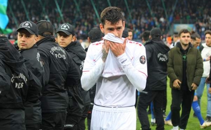 Alt�nordu'da futbolcular belirsizli�in ��z�lmesini bekliyor