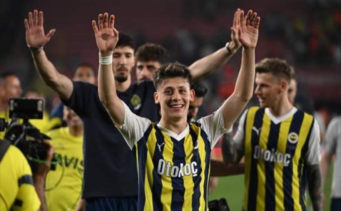 Arda G�ler, sevincini baba ve dedesiyle payla�t�