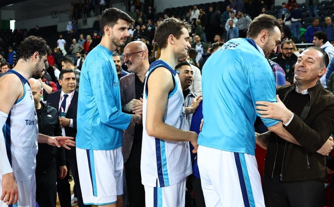 T�rk Telekom, �eyrek final i�in sahaya ��kacak