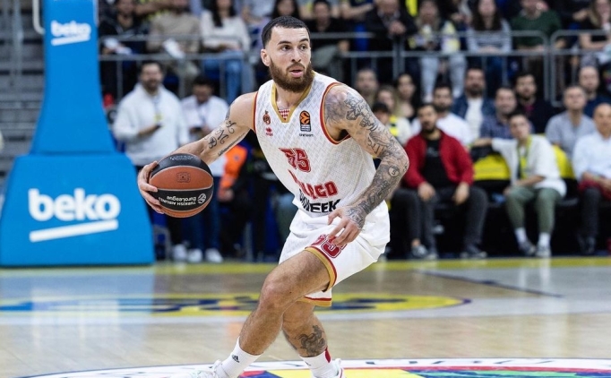 Panathinaikos, Mike James'in peinde