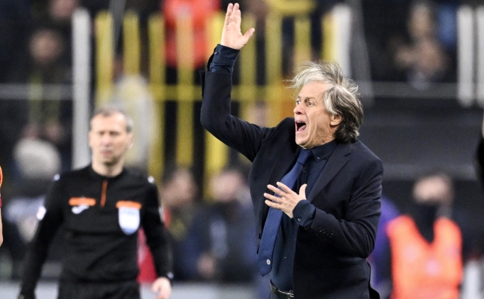 Fenerbah�e isyanda! 3 ma�ta kas�t aran�yor