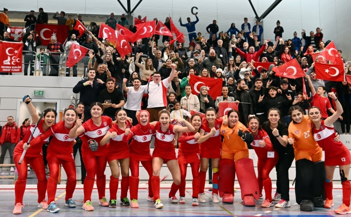 Hokeyde �mit Milli Kad�n Tak�m�, Avrupa ���nc�s� oldu