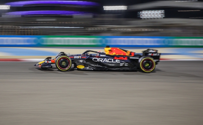 Bahreyn'de pole Verstappen'in!