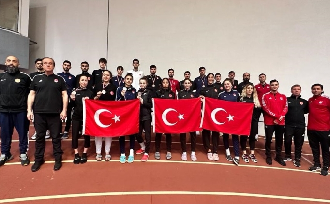 Milli tekvandocular, Sofya'dan 10 madalyayla d�nd�