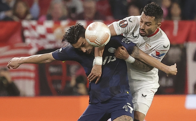 Fenerbah�e taraftar�ndan �rfan Can Kahveci tepkisi!