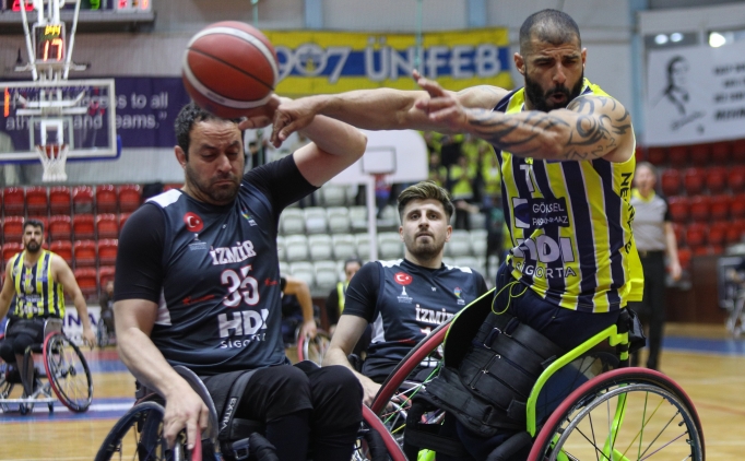 Fenerbahe Gksel elik, zmir BB'yi rahat geti!