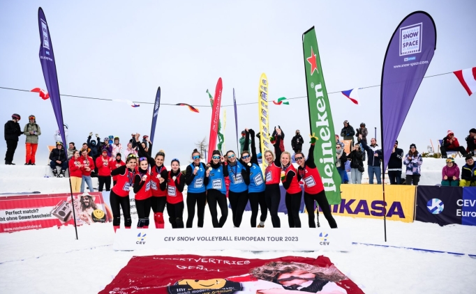 Kadn Kar Voleybolu Milli Takm, Avusturya'da ampiyon oldu