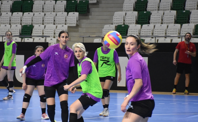 A Milli Kad�n Hentbol Tak�m�'nda haz�rl�klar s�r�yor