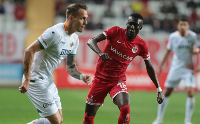 Antalyaspor derbide Alanyaspor'u piman etti!