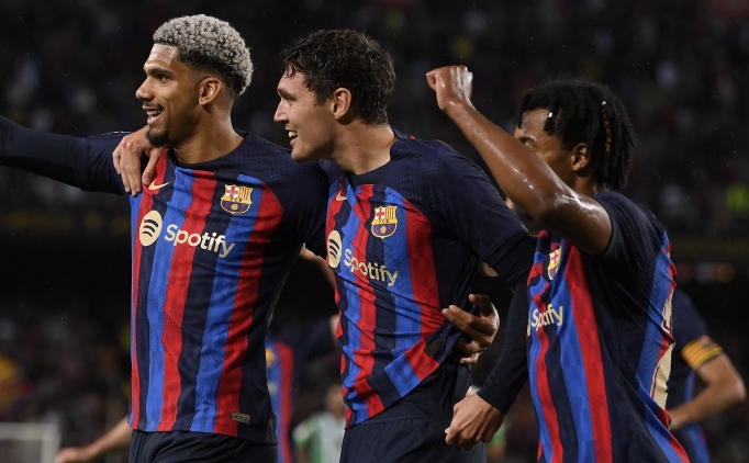 Lider Barcelona evinde farka ko�tu!
