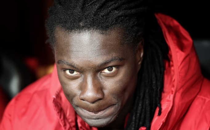 Bafetimbi Gomis formay unuttu; ayrlk...