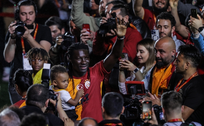 Gomis: 'Tarif edilemez bir onur'