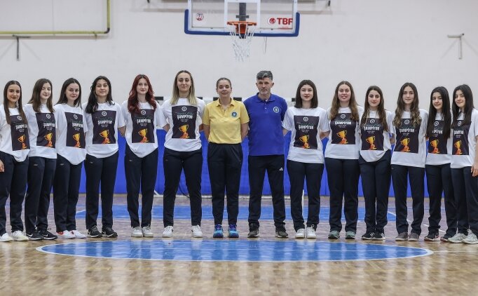 �lkokul bah�esinde ba�layan 'Poyraz�n K�zlar�'n�n hikayesi S�per Lig'e ta��nd�