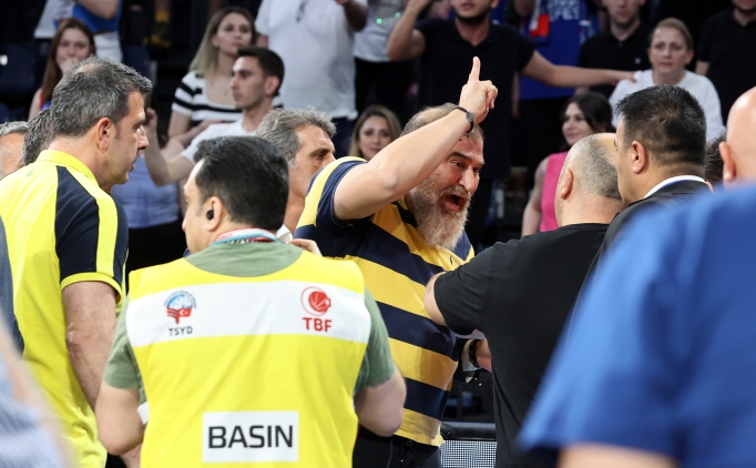 Aytu� Ekti'den hakemli�e veda karar�!