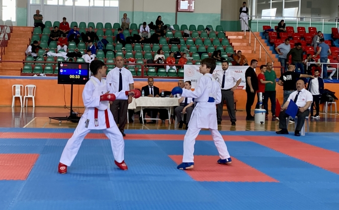 Trkiye Karate ampiyonas'nda ilk gn msabakalar yapld