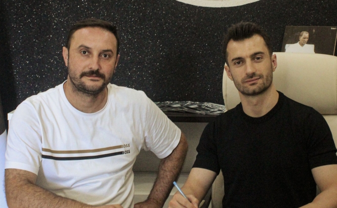 Burak S�leyman, Sakaryaspor ile devam dedi!