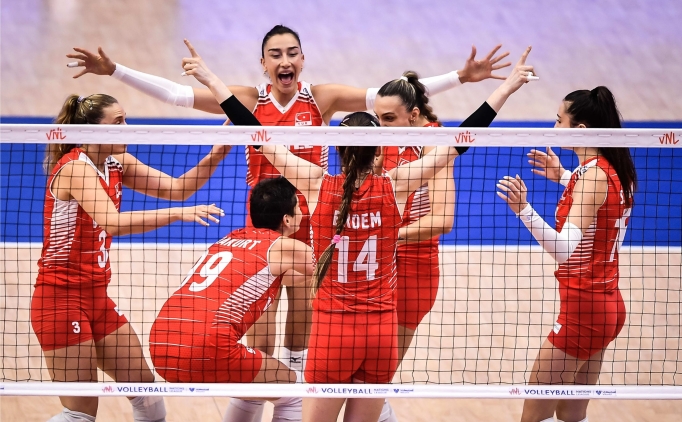 Filenin Sultanlar� �ampiyonluk i�in sahaya ��k�yor