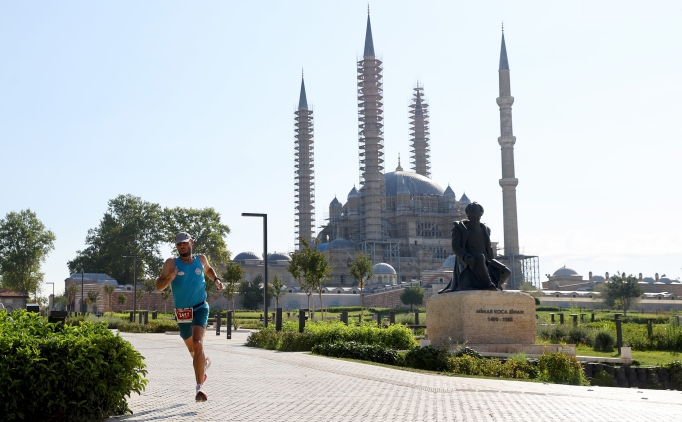 Edirne Maratonu ko�uldu