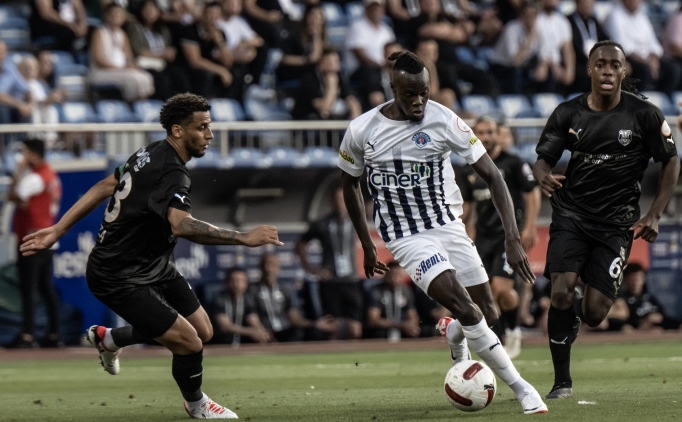 �stanbul derbisinde puanlar payla��ld�