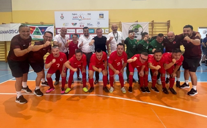Down Sendromlu Futsal Milli Tak�m�, finale y�kseldi