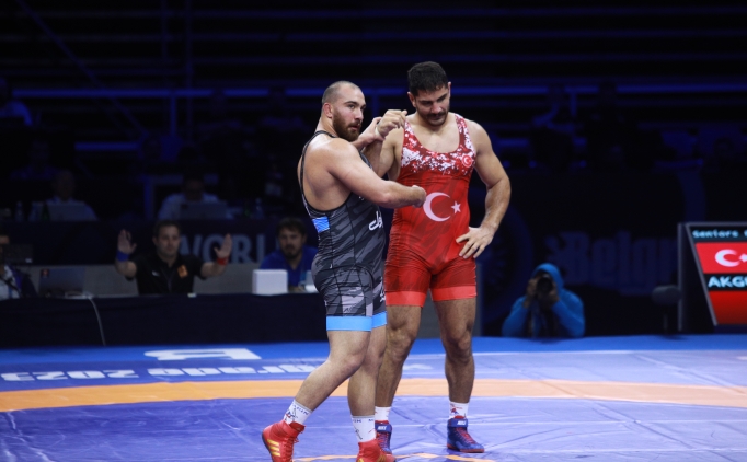 Taha Akg�l, alt�n madalya f�rsat�n� ka��rd�