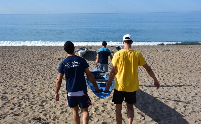 Deniz K�re�i Milli Tak�m�, Antalya'da kampa girdi 