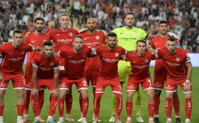 Antalyaspor'un srailli oyuncular maa kmyor!