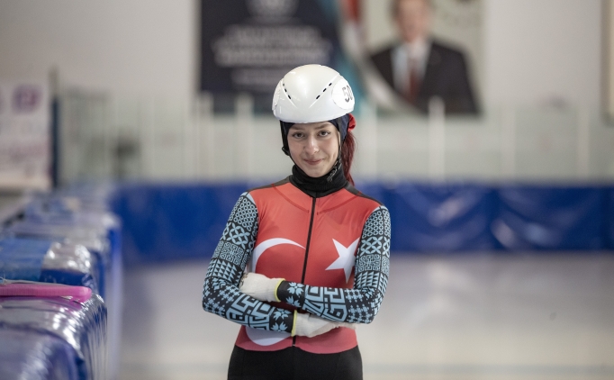 14 ya��ndaki ba�ar�l� s�rat pateni sporcusu Derya Karada�, olimpiyatlar� hedefliyor