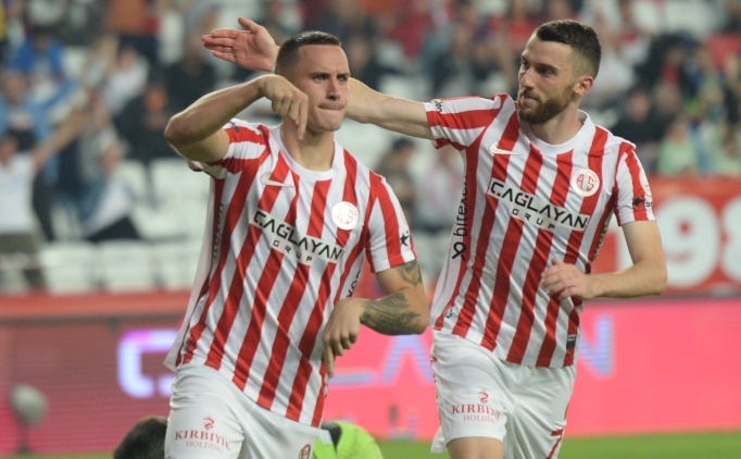 Antalyaspor 10 yl sonra i sahada Beikta' devirdi