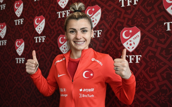Milli kaleci Selda Akgöz'ün favorileri Muslera ve Uğurcan