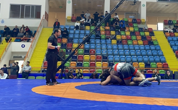 Mahmut Demir B�y�kler Serbest G�re� T�rkiye �ampiyonas� devam ediyor