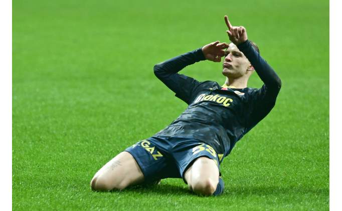 Fenerbahçe'de Sebastian Szymanski akımı