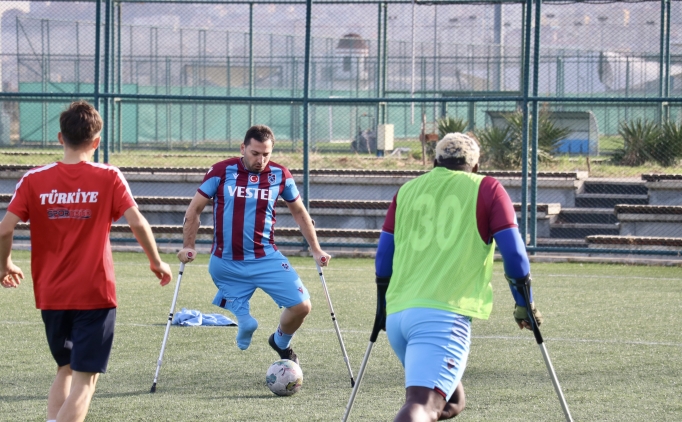 Hayalindeki 'bordo mavi' formaya ampute futbol takmyla kavutu