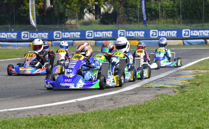 Minik karting yar����s� �skender Z�lfikari sezona zaferle ba�lad�